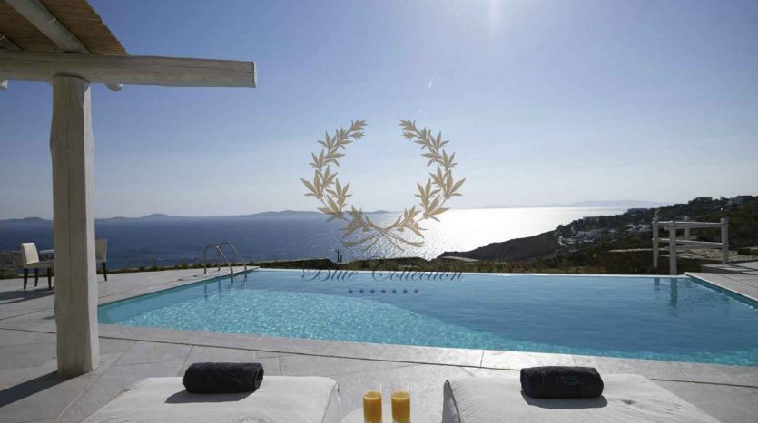 Mykonos-Choulakia-–-Villa-with-Private-Pool-Stunning-Views-for-Rent-1-7