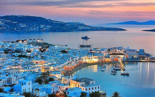 An escape to ….. Mykonos 539046_584686308210568_613141616_n