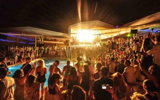 Mykonos !!! The Global Jet Set Spot … Cavo-Paradiso-Mykonos