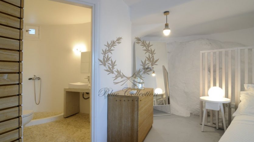 Private-Villa-for-Rent-in-Mykonos-–-Greece-Aleomandra-Private-Pool-Stunning-views-CODE-MAL-4-www.bluecollection.gr-13
