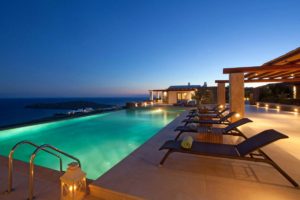 Blue_Collection_Mykonos_became_the_winner_of_the_International_Award_of_Luxury_Lifestyle_Awards_2018 _in_the_category_of_Luxury_Services_and_Villa_ rentals_in_Greece_1