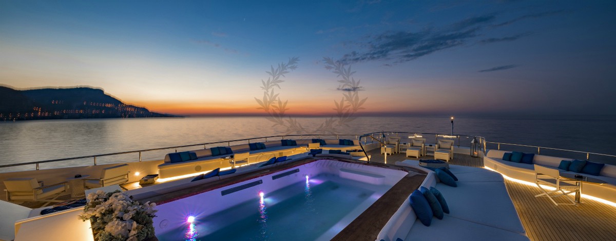 Blue_Yachting_Mykonos_Greece_Luxury_Yachts_MY_SERENITY