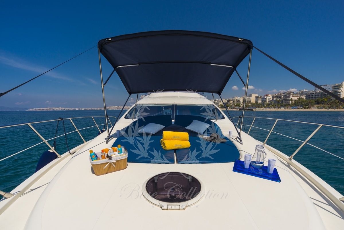 Luxury_Yacht_for_Charter_Mykonos_Greece_Almaz_23