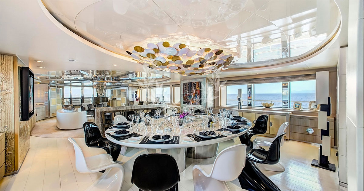 Greece_Luxury_Yachts_LIGHT_HOLIC-(16)