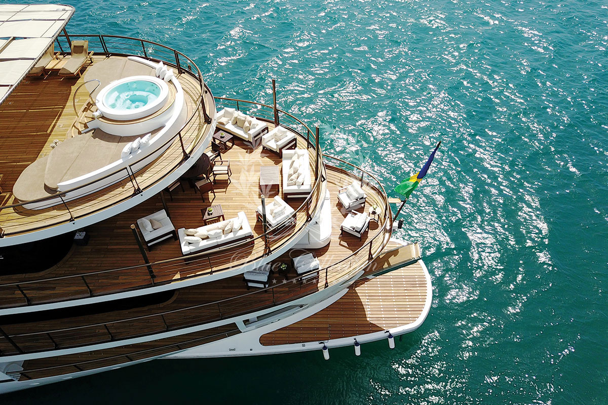 Greece_Luxury_Yachts_MY_CHAKRA-(7)