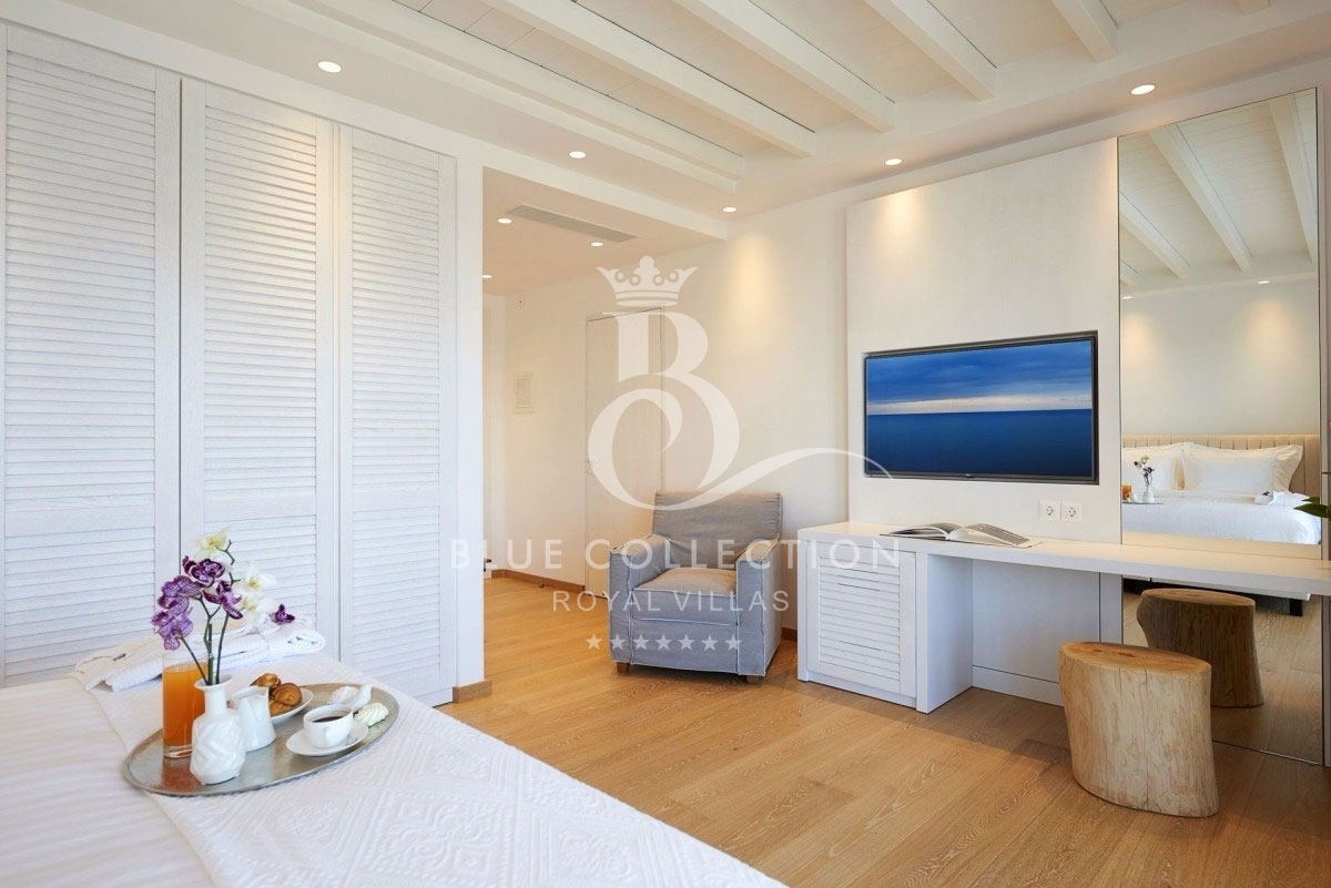 Photo inspiration: Fresh Look at Luxury Villa For Rent In Mykonos Kanalia