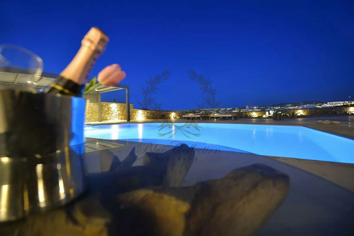 Private Villa for Rent in Mykonos – Greece | Kanalia | Private Pool | Mykonos view | Sleeps 10 | 5 Bedrooms | 5 Bathrooms | REF: 180412161 | CODE: KLM-1