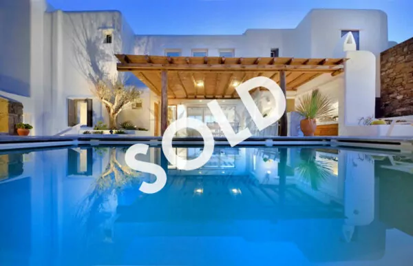 Villa for Sale in Mykonos Greece | Fanari | Jacuzzi Pool | Sea view | Sleeps 10 | 5 Bedrooms | 5 Bathrooms | REF:180412183 | CODE: PFO