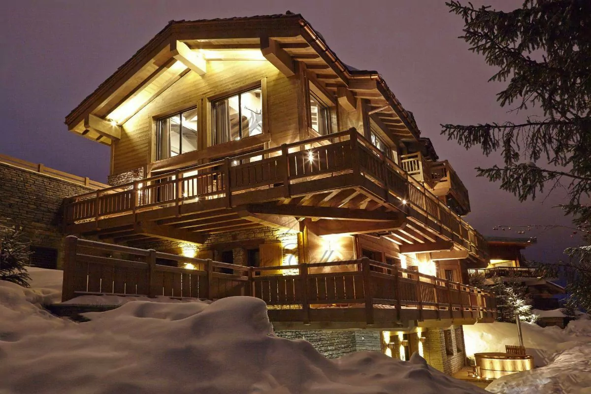 Luxury Ski Chalet to Rent in Courchevel 1850 – France |Indoor Heated Swimming Pool 