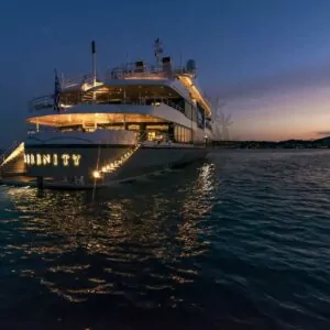 Blue_Yachting_Mykonos_Greece_Luxury_Yachts_MY_SERENITY
