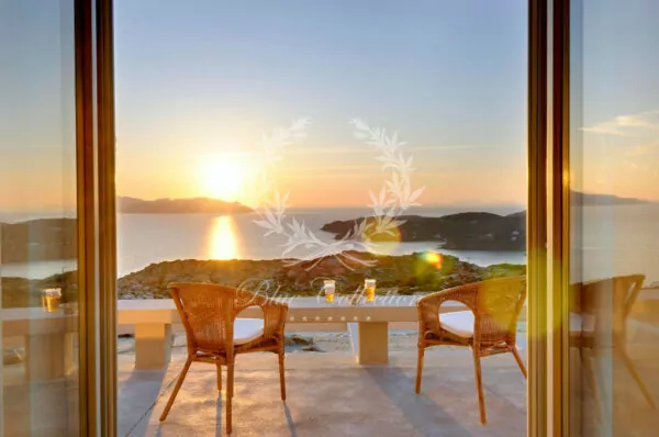 Luxury Villa for Rent in Ios – Greece | Private Infinity Pool | Sea & Sunset View | Sleeps 6 | 3 Bedrooms | 2 Bathrooms | REF: 180412315 | CODE: MLS-3
