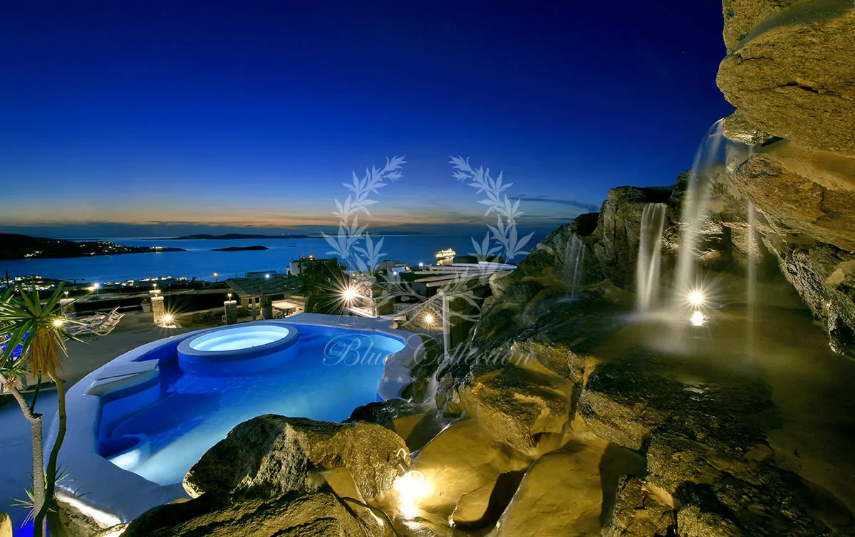 Villa for Rent in Mykonos Greece | Mykonos Town | Private Pool | Mykonos & Sea view | Sleeps 10 | 5 Bedrooms | 4+1 Bathrooms | REF:180412230 | CODE: GLD-3