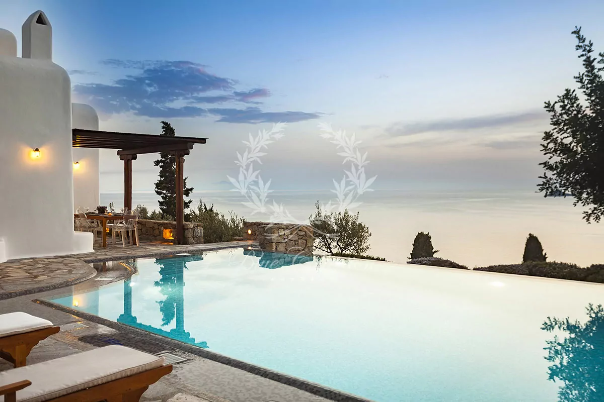 Private Villa for Rent in Mykonos Greece | Agios Lazaros | Private Infinity Pool | Sea & Sunset Views | Sleeps 8+2 | 4+1 Bedrooms | 4 Bathrooms | REF: 180412248 | CODE: ASL-11