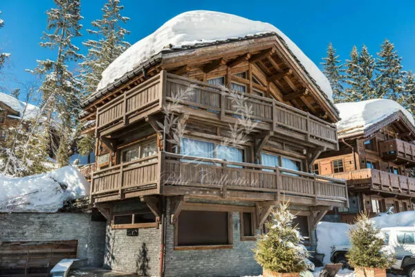 Luxury Chalet for Rent in Courchevel 1850 – France | Sleeps 10 | 5 Bedrooms | 5 Bathrooms | REF: 180412261 | CODE: FCR-17