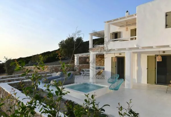 Private Villa for Rent in Paros – Greece | Shared Pool | Sea & Sunset View | Sleeps 4 | 2 Bedrooms | 2 Bathrooms | REF: 180412267 | CODE: PRC-1