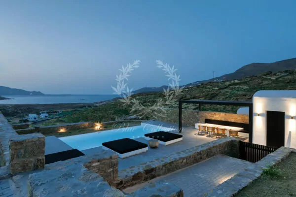 Luxury Villa for Rent in Mykonos Greece | Ftelia | Private Infinity Pool | Sea & Sunrise views | Sleeps 8 | 4 Bedrooms | 4 Bathrooms | REF: 180412338 | CODE: FTL-10