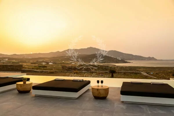 Luxury Villa for Rent in Mykonos Greece | Ftelia | Private Infinity Pool | Sea & Sunrise views | Sleeps 6 | 3 Bedrooms | 3 Bathrooms | REF: 180412337 | CODE: FTL-9