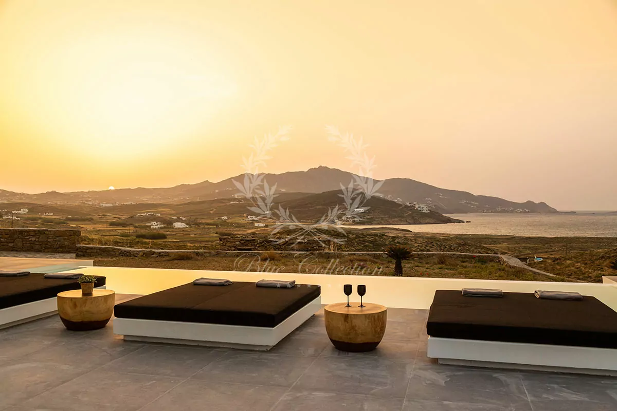Luxury Villa for Rent in Mykonos Greece | Ftelia | Private Infinity Pool | Sea & Sunrise views | Sleeps 6 | 3 Bedrooms | 3 Bathrooms | REF: 180412337 | CODE: FTL-9