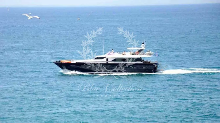 M/Y Akhir 27