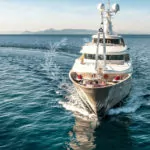 Greece_Luxury_Yachts_LIGHT_HOLIC-(2)