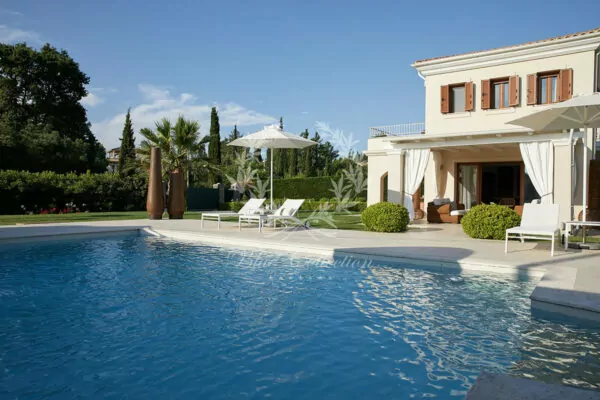 Elegant Villa for Rent in Corfu – Greece | Dassia | Private Swimming Pool | Sleeps 4 | 2 Bedrooms | 2 Bathrooms | REF: 180412455 | CODE: CRF-13