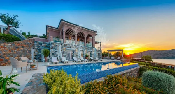 Seafront Luxury Villa for Rent in Crete – Greece | Elounda | Private Infinity Heated Pool | Sea & Sunrise View | Sleeps 12 | 6 Bedrooms | 6 Bathrooms | REF: 180412489 | CODE: CRM-3