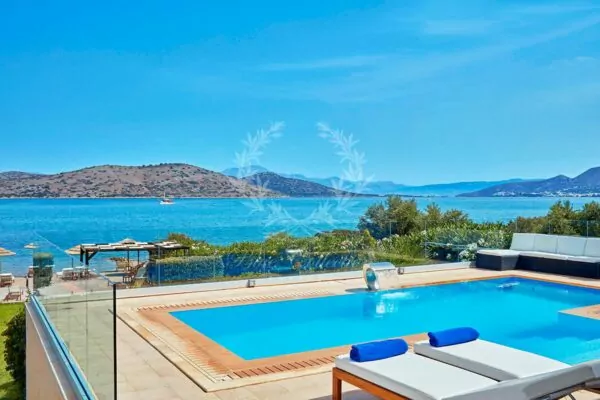Private Beachfront Villa for Rent in Crete – Greece | Elounda | Private Infinity Heated Pool | Sea & Sunrise View | Sleeps 8 | 4 Bedrooms | 3 Bathrooms | REF: 180412474 | CODE: EGV-1