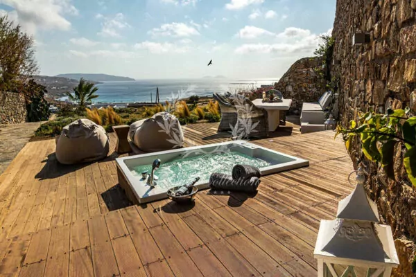 Private Villa for Rent in Mykonos – Greece | Kalafatis | Outdoor Jacuzzi | Sea & Sunrise View | Sleeps 4 | 2 Bedrooms | 1 Bathroom | REF: 180412484 | CODE: KLF-3
