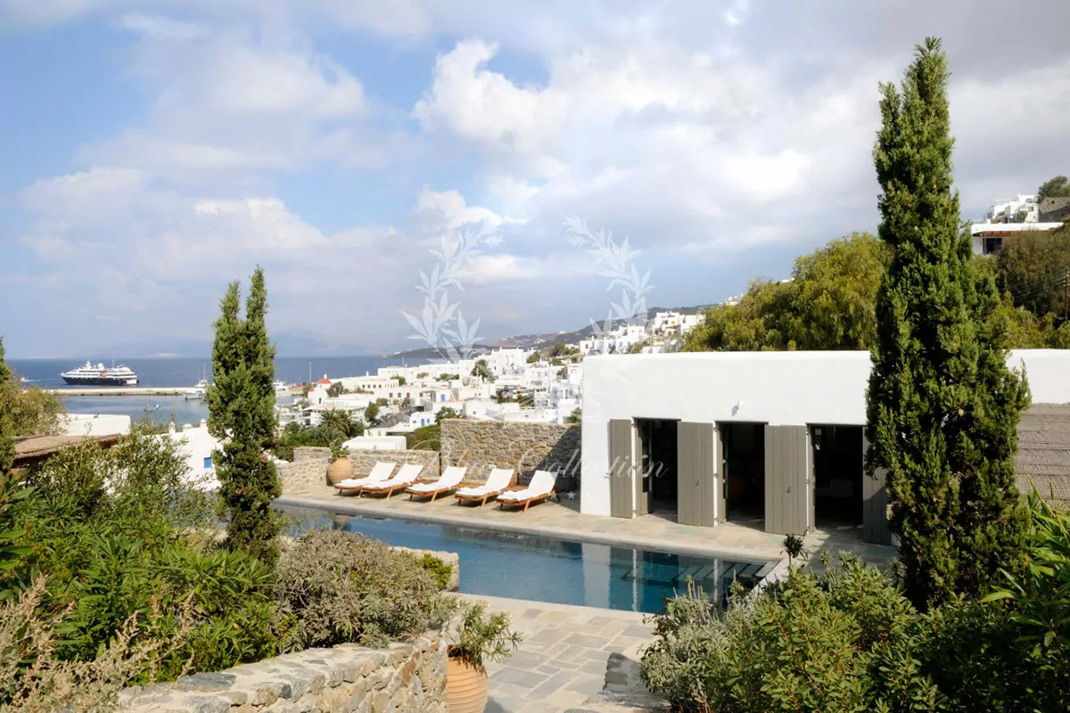 Private Villa for Rent in Mykonos – Greece | Mykonos Town | Private Heated Pool | Sea, Mykonos Town & Sunset View | Sleeps 16 | 8 Bedrooms | 8 Bathrooms | REF: 180412481 | CODE: MTL-7
