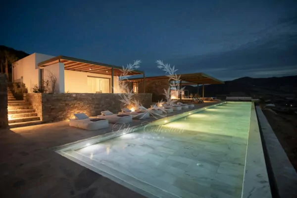 Private Luxury Villa for Rent in Antiparos – Greece | Private Infinity Pool | Valley & Sunset Views 