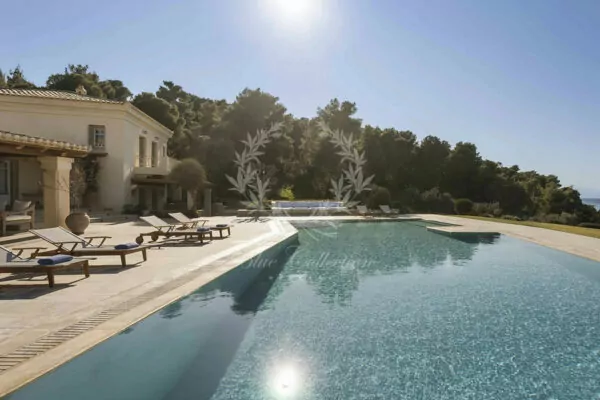 Luxury Beachfront Villa for Rent in Peloponnese – Greece | Porto Heli | Private Infinity Pool | Sea View & Private Beach | Sleeps 18 | 9 Bedrooms | 12 Bathrooms | REF: 180412551 | CODE: PHK-1