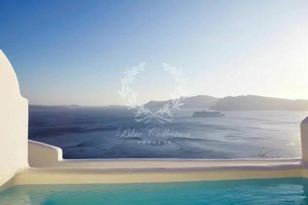 Luxury 3-Suites Complex for Rent in Santorini – Greece | Oia | Private Pool & Jacuzzi | Sea, Sunset & Caldera Views 