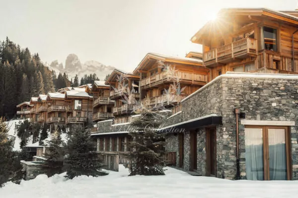 Luxury Ski Chalet to Rent in Courchevel 1750 – France | Sleeps 8 | 4 Bedrooms | 4 Bathrooms | REF: 180412580 | CODE: FCR-28