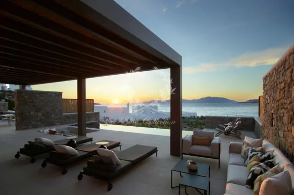 Luxury Villa for Rent in Mykonos – Greece | Mykonos Town | Private Heated Infinity Pool | Sea, Sunset & Mykonos Town Views | Sleeps 4 | 2 Bedrooms | 2 Bathrooms | REF: 180412619 | CODE: BMT-2