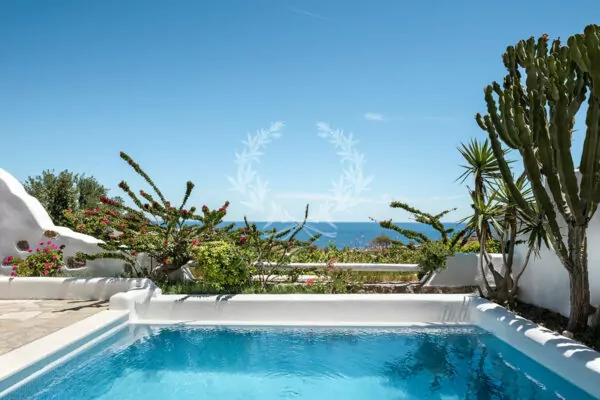 Private Villa for Rent in Santorini – Greece | Vourvoulos | Private Plunge Pool | Sea & Sunrise Views | Sleeps 2 | 1 Bedroom | 1 Bathroom | REF: 180412653 | CODE: ASV-7