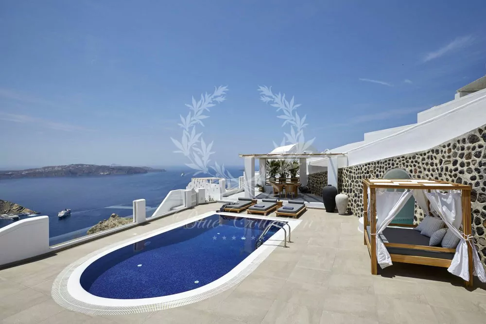 Luxury Villa for Rent in Santorini – Greece | Fira | Private Heated Infinity Pool | Sea, Caldera & Sunset Views 