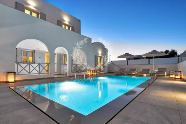 Private Villa for Rent in Santorini – Greece | Monolithos | Private Heated Pool | Sleeps 6 | 3 Bedrooms | 1 Bathroom | REF: 180412654 | CODE: STR-16