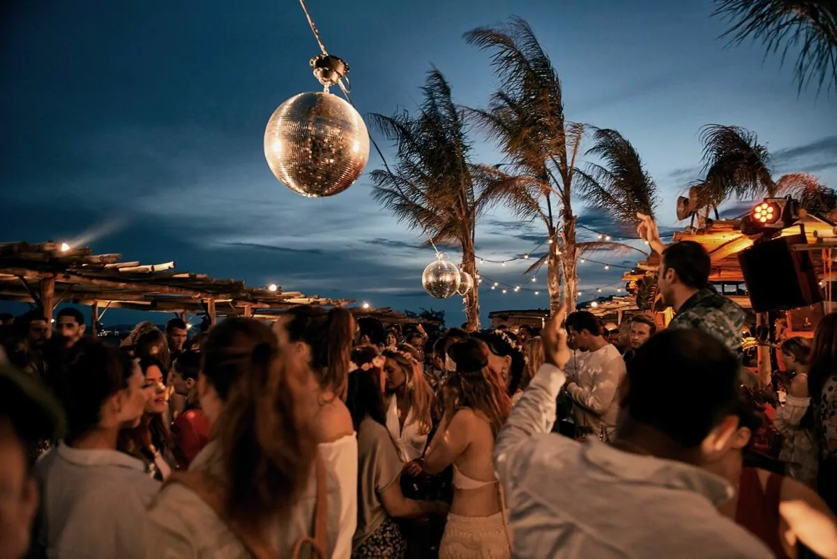 Mykonos Nightlife Travel Guide 2025 : The Best Party Places in Mykonos Greece for 2025