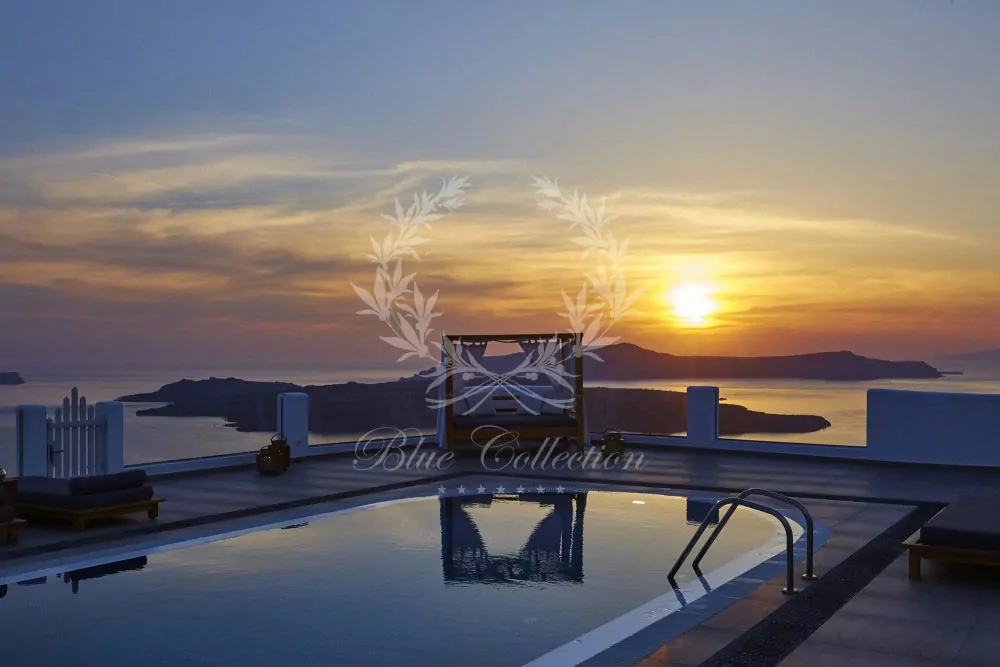 Luxury Villa for Rent in Santorini – Greece | Fira | Private Heated Infinity Pool | Sea, Caldera & Sunset Views 