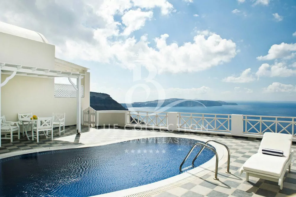 Luxury Villa for Rent in Santorini – Greece | Fira | Private Heated Infinity Pool | Sea, Caldera & Sunset Views | Sleeps 2 | 1 Bedroom | 2 Bathrooms | REF: 180412660 | CODE: SCG-3