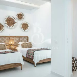 Santorini_Luxury_Villas_OSV-1-(9)