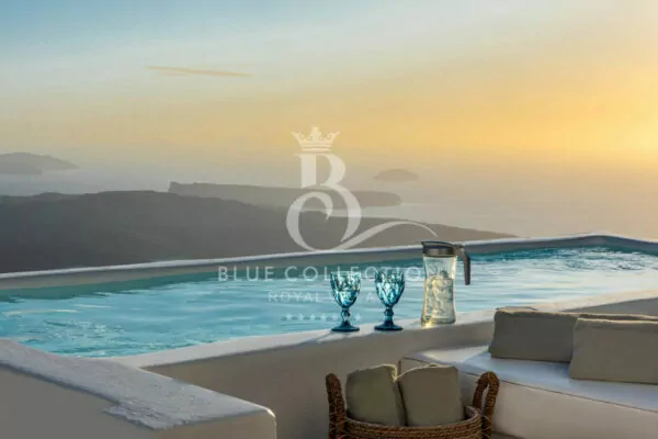 Luxury Suite for Rent in Santorini – Greece | Imerovigli | Private Heated Plunge Pool | Sea, Sunset & Caldera Views | Sleeps 4 | 2 Bedrooms | 1 Bathroom | REF: 180412727 | CODE: SNT-4
