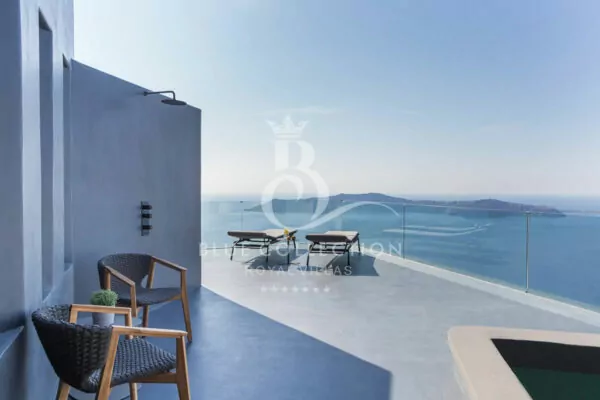 Private Suite for Rent in Santorini – Greece | Imerovigli | Private Heated Plunge Pool | Sea, Sunset & Caldera Views | Sleeps 2 | 1 Bedroom | 1 Bathroom | REF: 180412748 | CODE: SKV-5