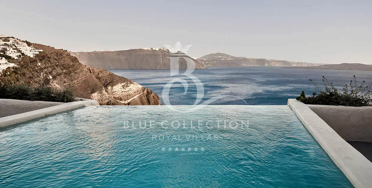 Elegant Villa for Rent in Santorini – Greece | Oia | Private Infinity Pool & Jacuzzi | Sea, Sunset & Caldera Views | Sleeps 4 | 2 Bedrooms | 2 Bathrooms | REF: 180412786 | CODE: STR-19