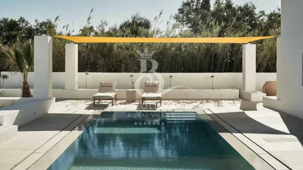 Luxury Suite for Rent in Paros – Greece | Kolympithres | Private Swimming Pool | Sleeps 2 | 1 Bedroom | 1 Bathroom | REF: 180412788 | CODE: PRS-7