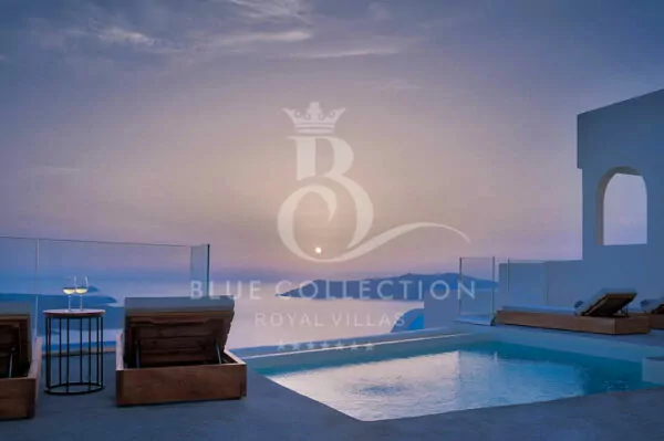 Private Villa for Rent in Santorini – Greece | Firostefani | Private Infinity Pool | Sea, Sunset & Caldera Views | Sleeps 4 | 2 Bedrooms | 2 Bathrooms | REF: 180412794 | CODE: STR-21