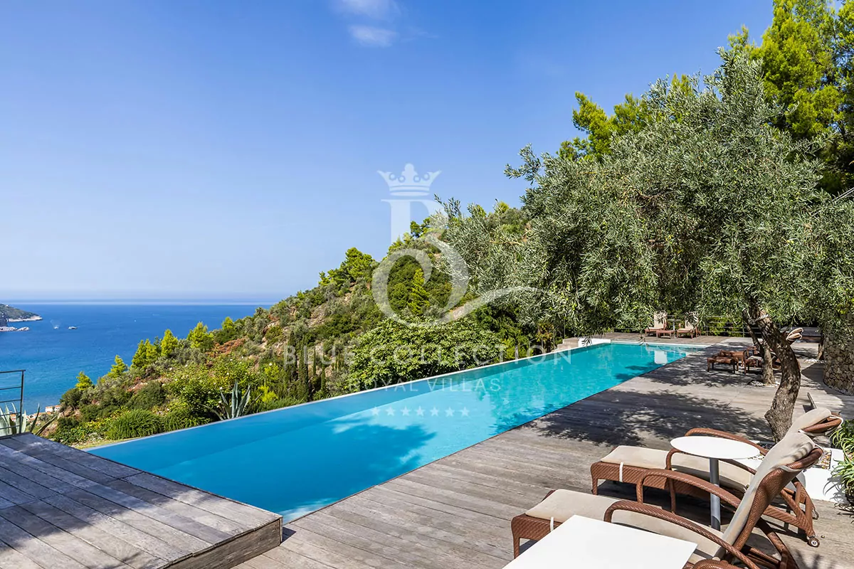 Luxury Villa for Rent in Skopelos – Greece | Private Infinity Pool | Sea & Town Views | Sleeps 8 | 4 Bedrooms | 4 Bathrooms | REF: 180412835 | CODE: SKP-1