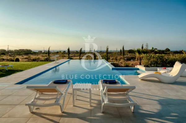 Private Villa for Rent in Crete | Chania | REF: 180412898 | CODE: C-4 | Private Heated Infinity Pool | Sea & Sunset View | Sleeps 8 | 4 Bedrooms | 4 Bathrooms