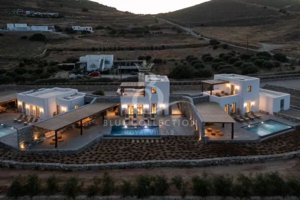Antiparos Villas – 3 x Private Villas Complex for Rent | REF: 180412894 | CODE: APR-6 | 3 x Private Pools | Sea View | Sleeps 12 | 6 Bedrooms | 6 Bathrooms