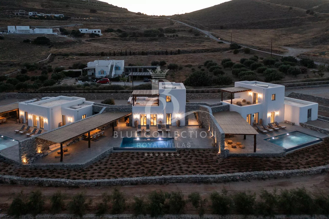 Antiparos Villas - 3 x Private Villas Complex for Rent | REF: 180412894 | CODE: APR-6 | 3 x Private Pools | Sea View | Sleeps 12 | 6 Bedrooms | 6 Bathrooms